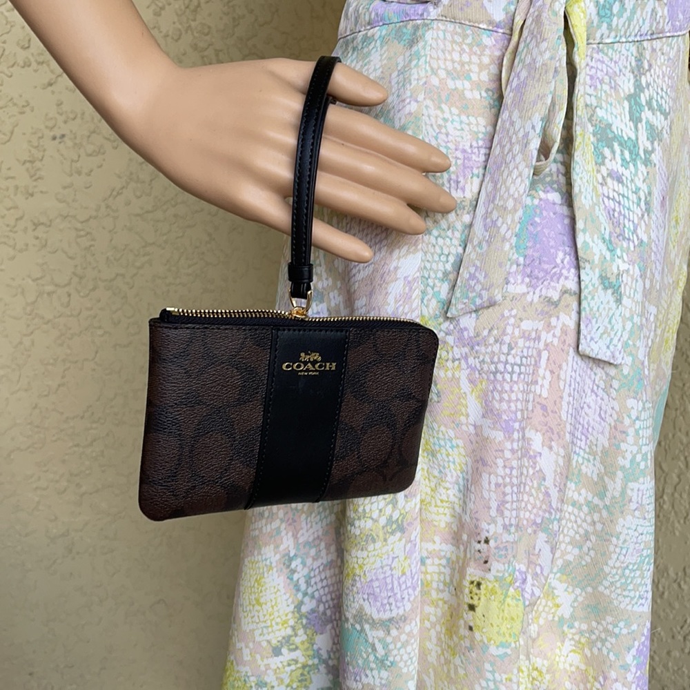 Coach Corner Zip Wristlet In Signature Canvas - Picture 15 of 16